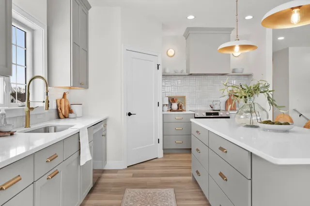 $1,050,000 | 6854 Karolina Way, Sun Prairie, WI 53590