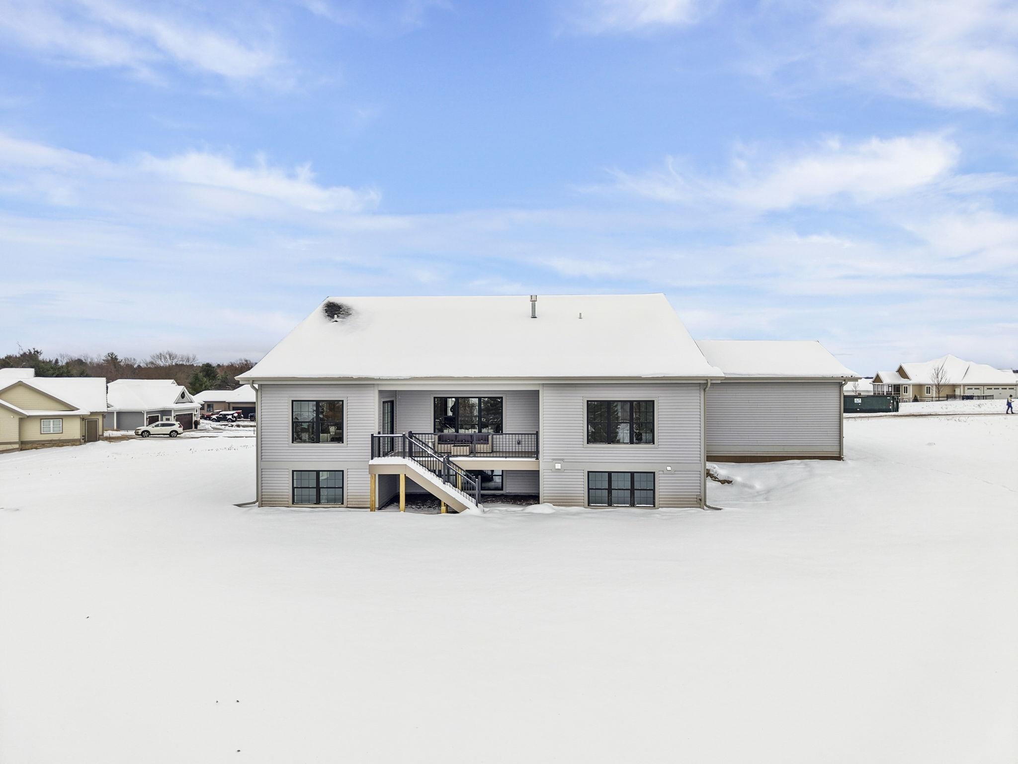 6854 Karolina Way Sun Prairie, WI 53590 - Photo 3 of 63