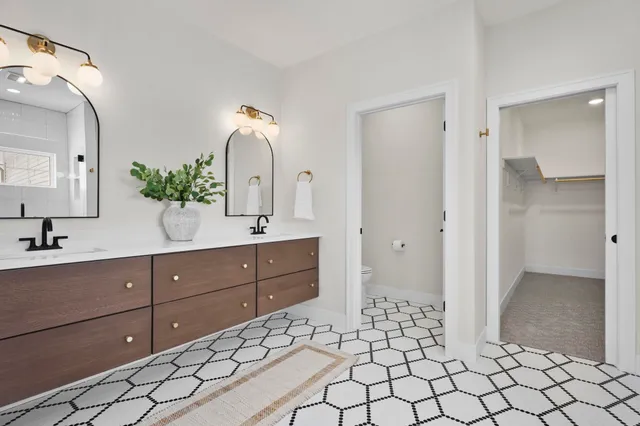 $1,050,000 | 6854 Karolina Way, Sun Prairie, WI 53590