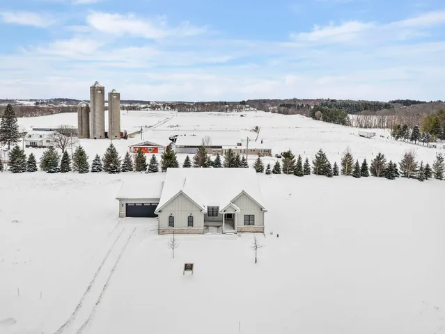 $1,050,000 | 6854 Karolina Way, Sun Prairie, WI 53590