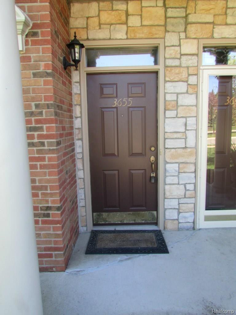 3655 Oakmonte Boulevard Rochester, MI 48306 - Photo 2 of 35 ENTRANCE.jpg