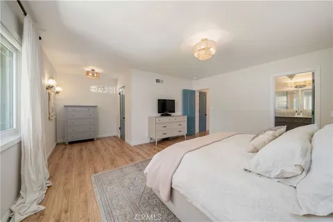 $1,830,000 | 5748 Larryan Drive, Woodland Hills, CA 91367