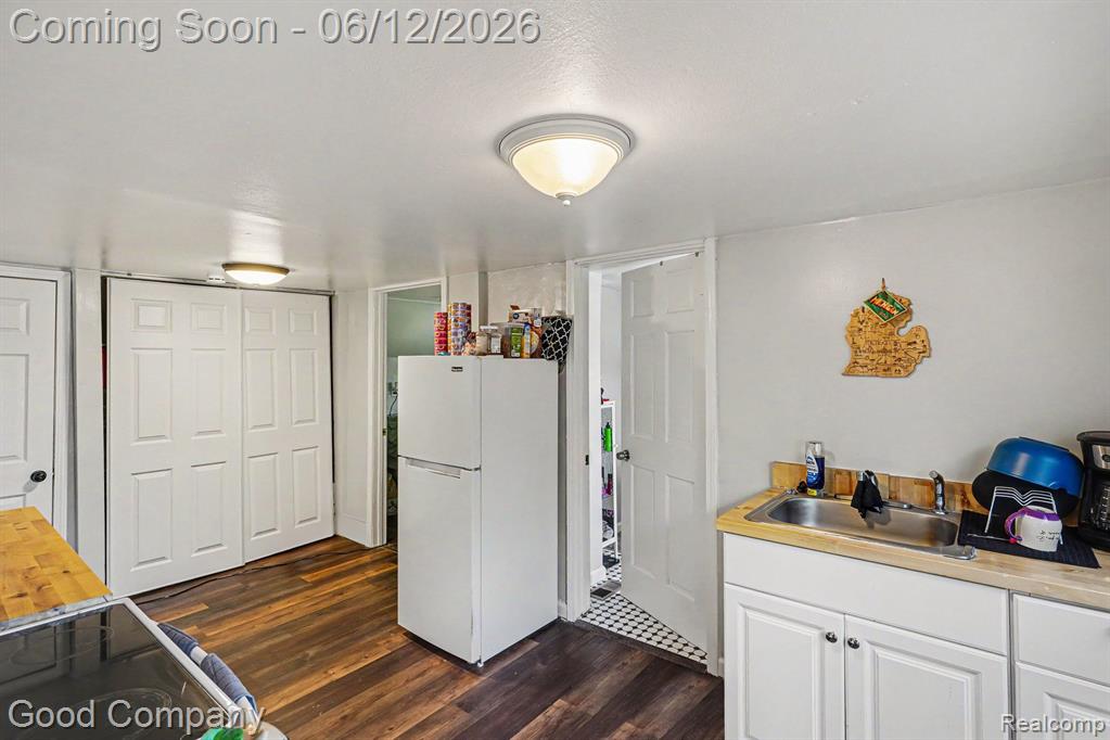 3499 East Atherton Road Burton, MI 48519 - Photo 10 of 28