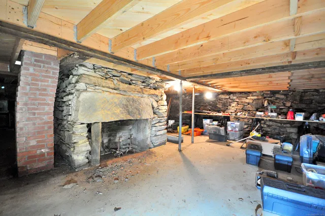 $340,000 | 30 Chestnut Hill Road, Killingworth, CT 06419