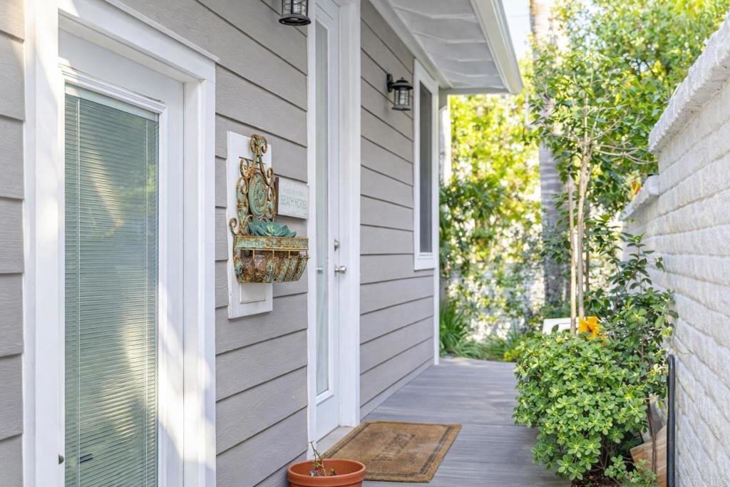 162 Jupiter Street Encinitas, CA 92024 - Photo 23 of 31 a view of a corridor