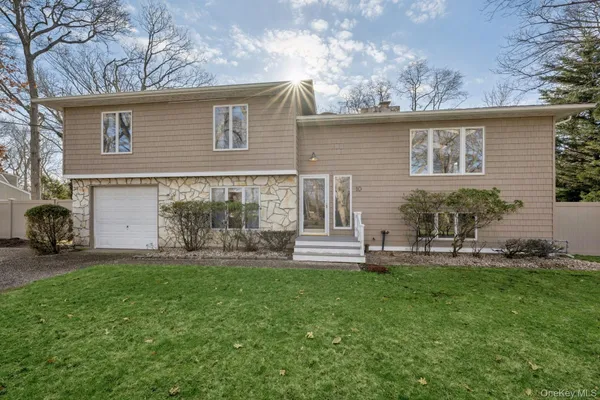 $1,150,000 | 10 Harbor Road, Hampton Bays, NY 11946