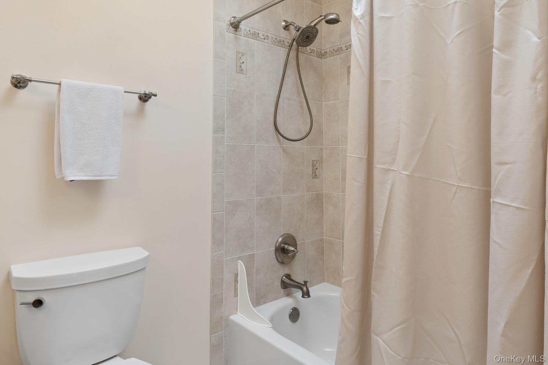 10 Harbor Road Hampton Bays, NY 11946 - Photo 12 of 25