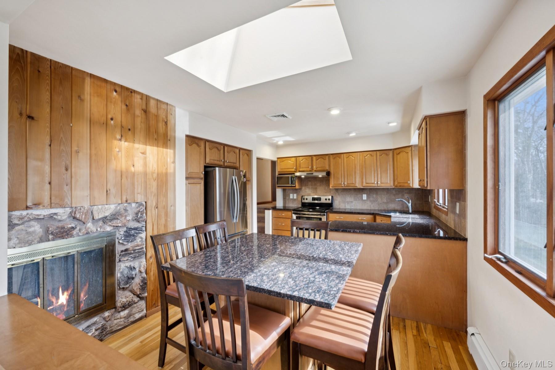 10 Harbor Road Hampton Bays, NY 11946 - Photo 10 of 25