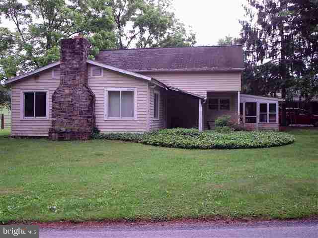 525 Mountain Road Boiling Springs, PA 17007 - Photo 3 of 8 Gallery Image 3