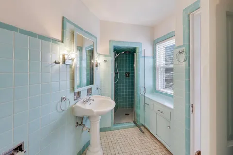 $609,000 | 9825 South Winchester Avenue, Chicago, IL 60643