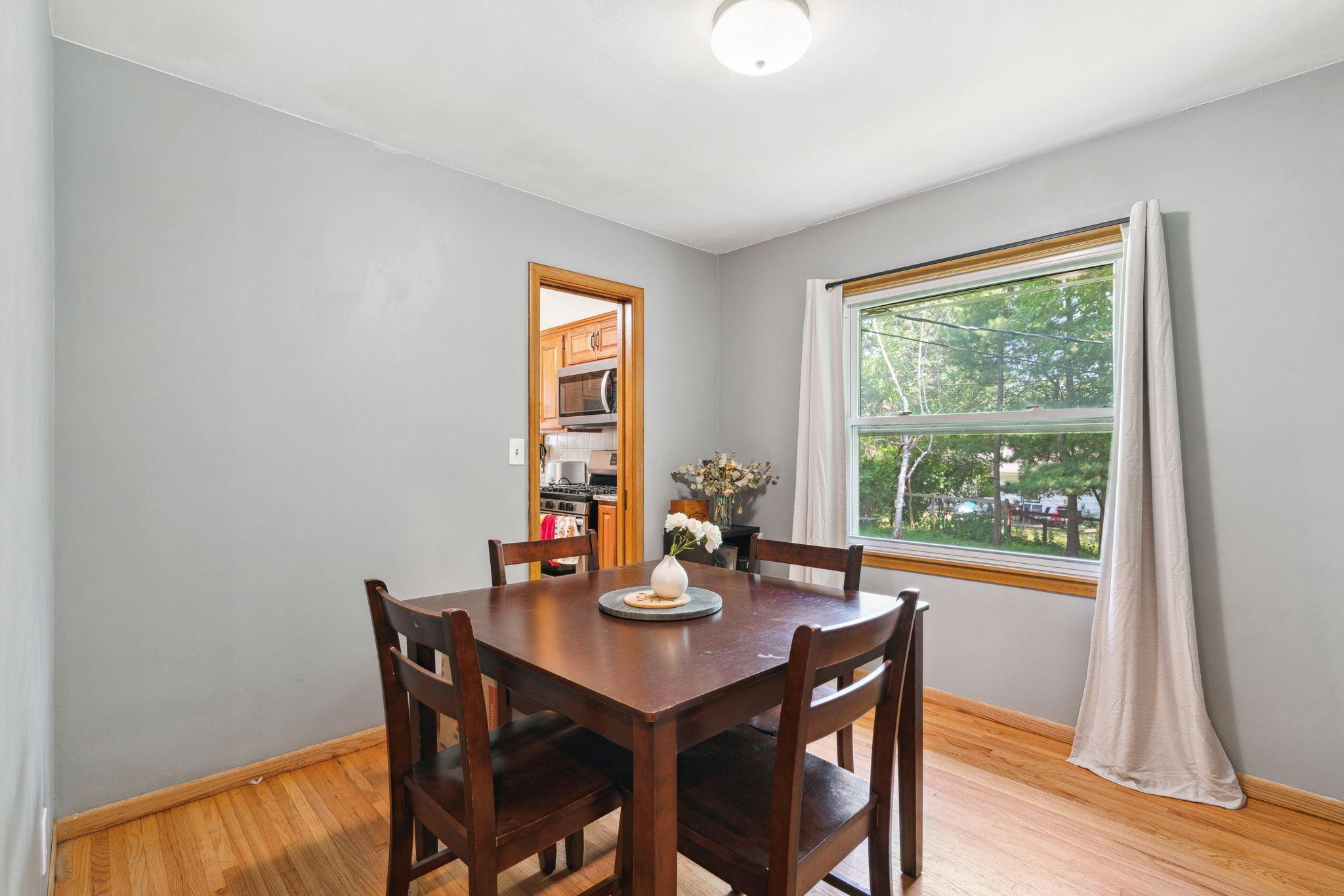 6819 Eliot View Road Minneapolis, MN 55426 - Photo 4 of 19 Gallery Image 4