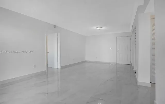 $304,900 | 8260 Southwest 210th Street, Unit 302, Cutler Bay, FL 33189