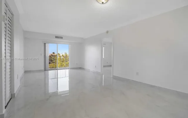 $304,900 | 8260 Southwest 210th Street, Unit 302, Cutler Bay, FL 33189