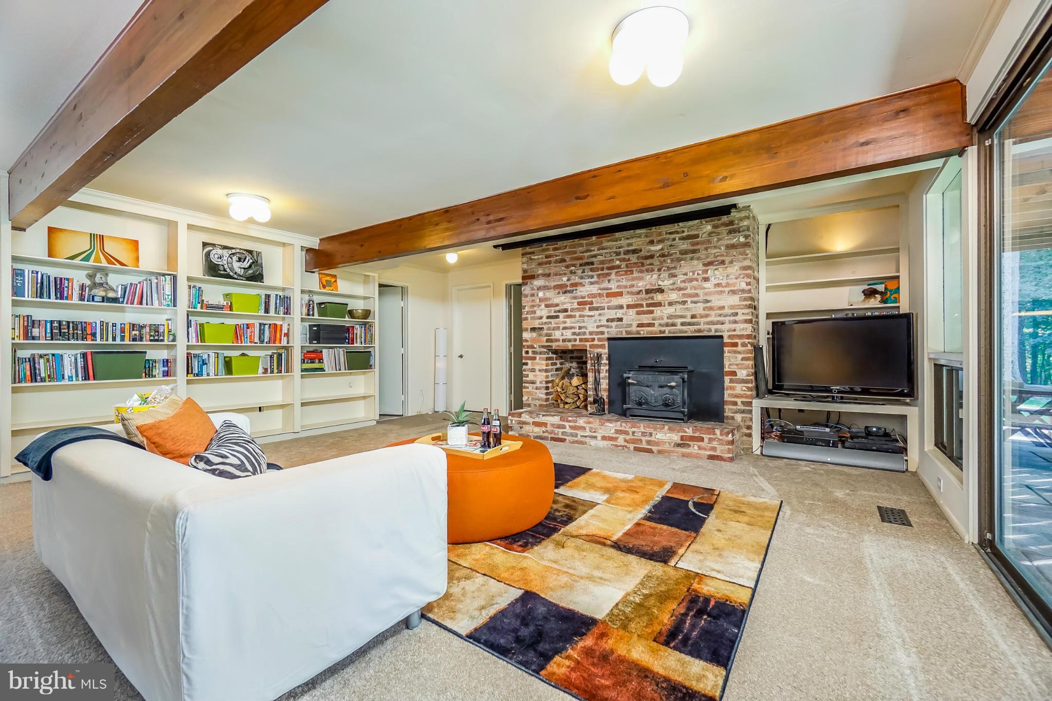 15210 Springfield Road Darnestown, MD 20874 - Photo 13 of 30 Family Room