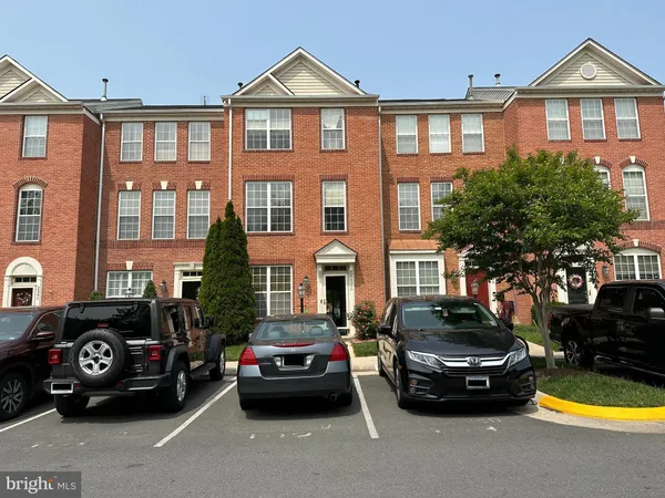 $3,050 | 2386 Woodland Pond Lane, Herndon, VA 20171