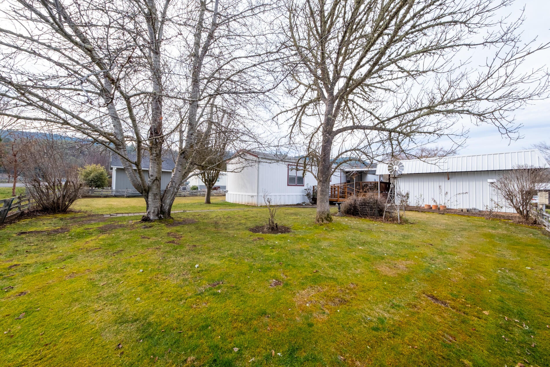 6901 Old Stage Road, Unit 14 Central Point, OR 97502 - Photo 9 of 30 6901 Old Stage Rd-21