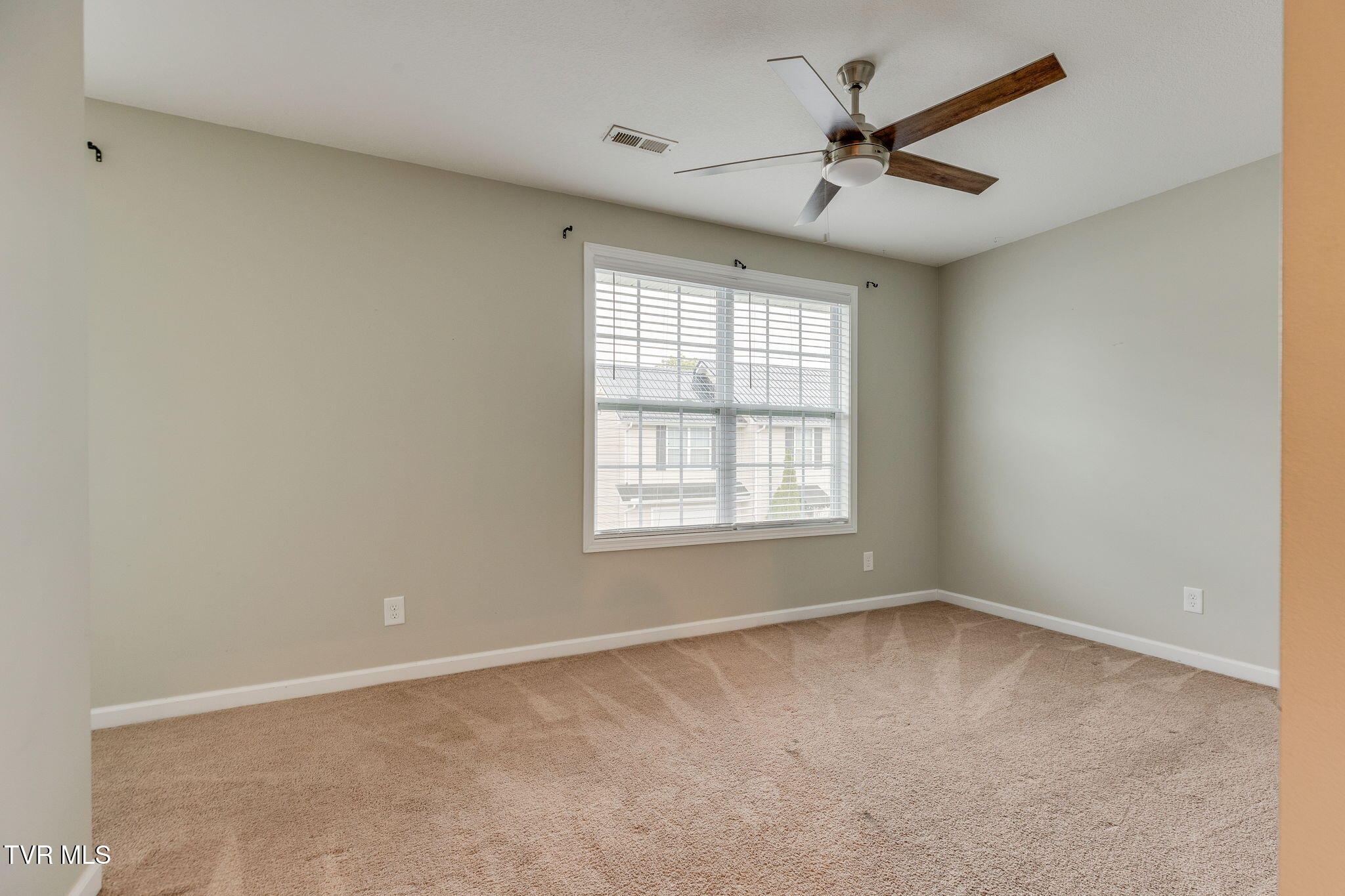 396 Jonesboro Road, Unit 35H Piney Flats, TN 37686 - Photo 18 of 28 016