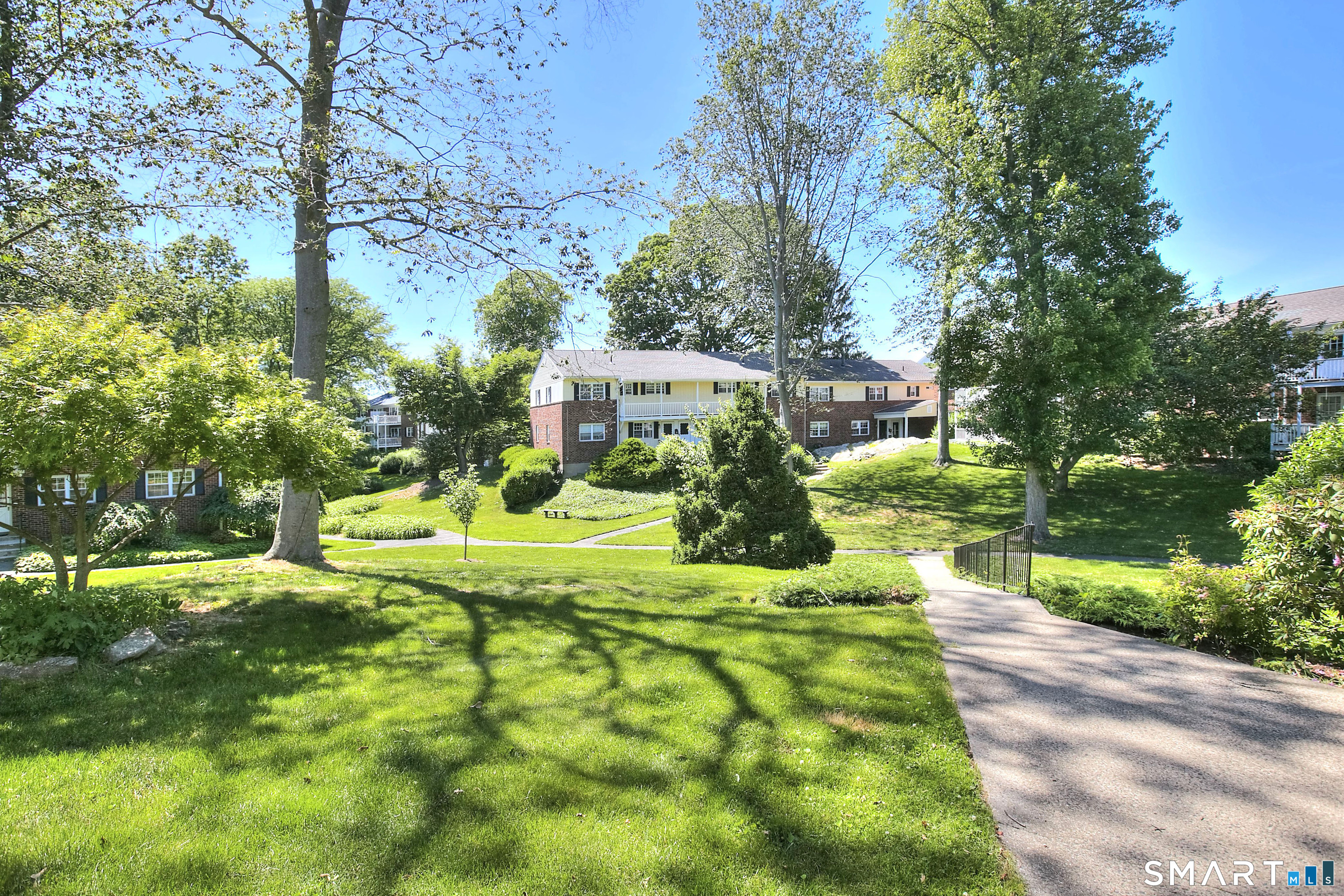 245 Unquowa Road, Unit 126 Fairfield, CT 06824 - Photo 20 of 23
