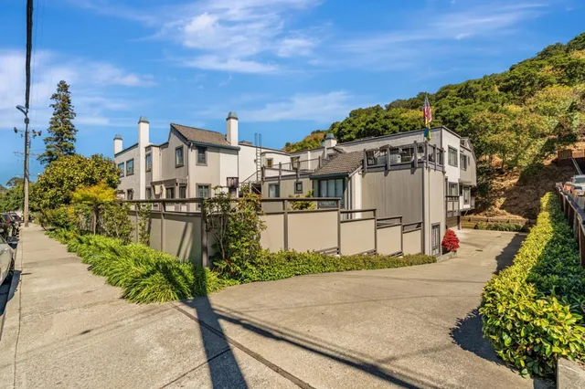 $1,299,950 | 2411 Carlmont Drive, Unit 110, Belmont, CA 94002