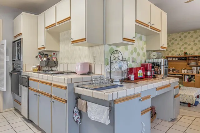 $1,299,950 | 2411 Carlmont Drive, Unit 110, Belmont, CA 94002