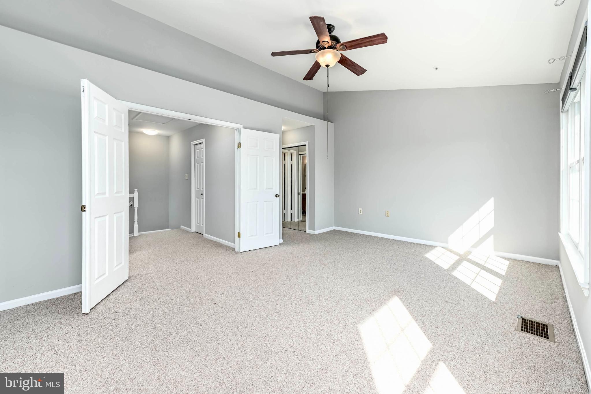 11152 Stagestone Way Manassas, VA 20109 - Photo 14 of 22 a view of a big room with carpet