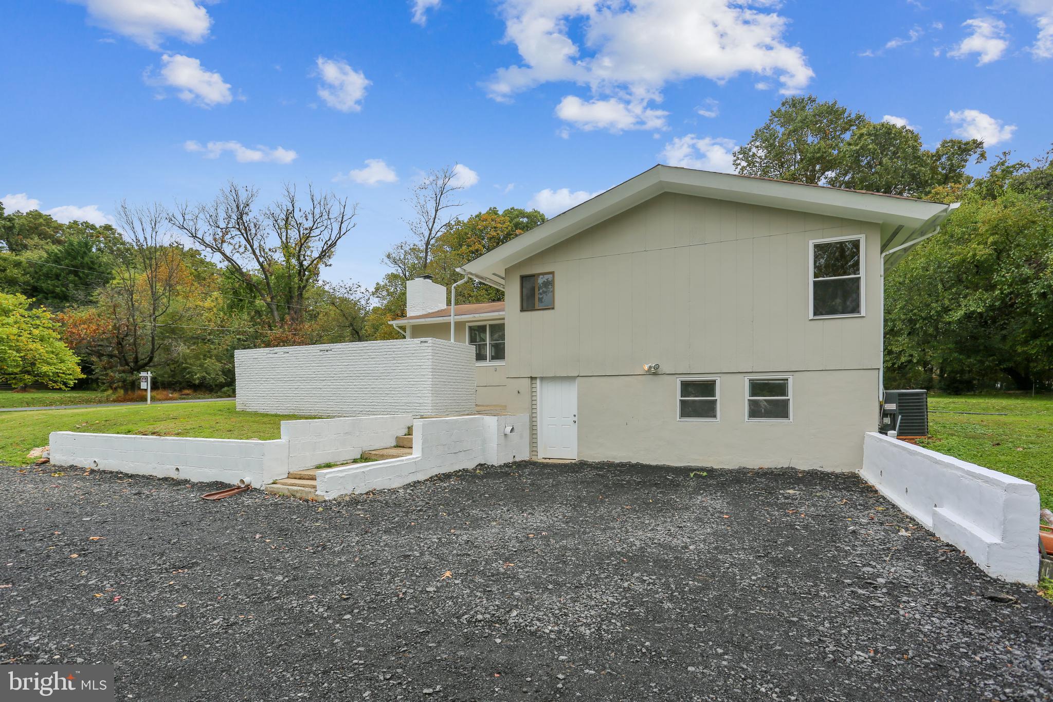 1511 Harding Lane Silver Spring, MD 20905 - Photo 3 of 92