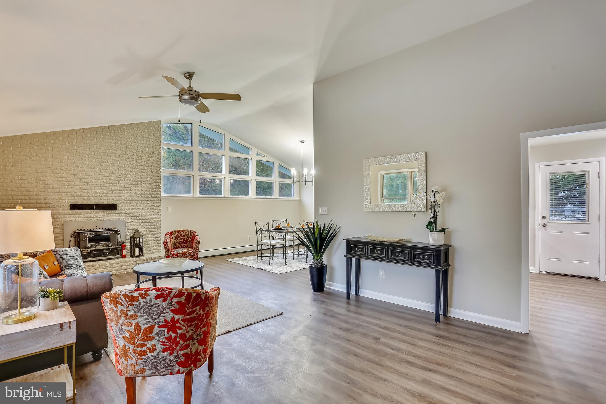 1511 Harding Lane Silver Spring, MD 20905 - Photo 9 of 92