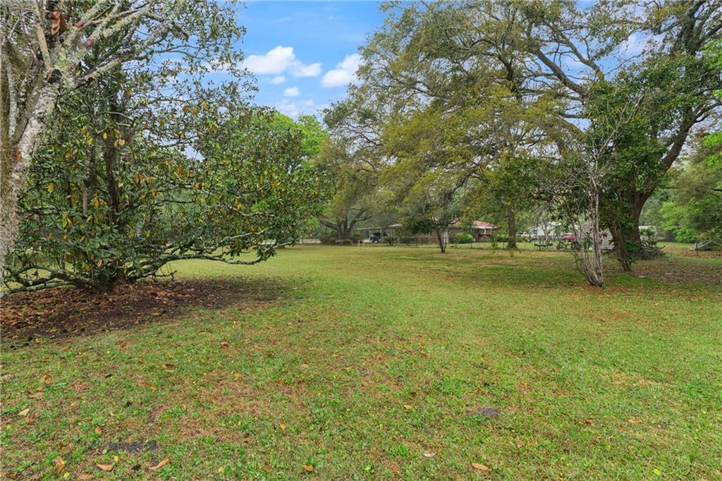 202 Oak Road Brunswick, GA 31525 - Photo 25 of 37