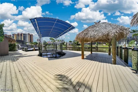 $1,820,000 | 1513 Southwest 58th Street, Cape Coral, FL 33914