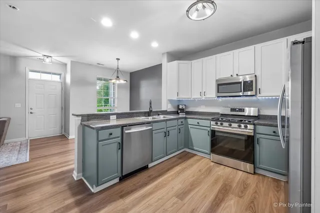 $2,450 | 509 Lakeside Court, Unit 509, Round Lake, IL 60073