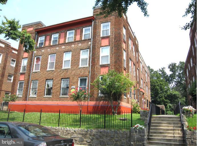 1441 Spring Road Northwest, Unit 204 Washington, DC 20010 - Photo 17 of 17 Exterior (Front)