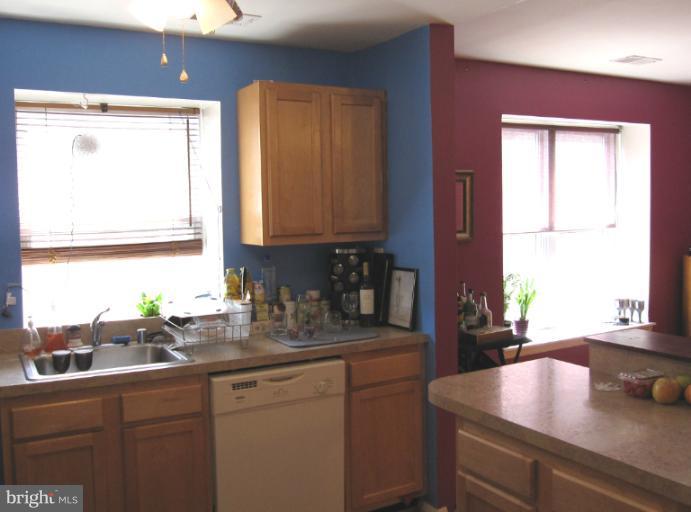 1441 Spring Road Northwest, Unit 204 Washington, DC 20010 - Photo 6 of 17 Kitchen