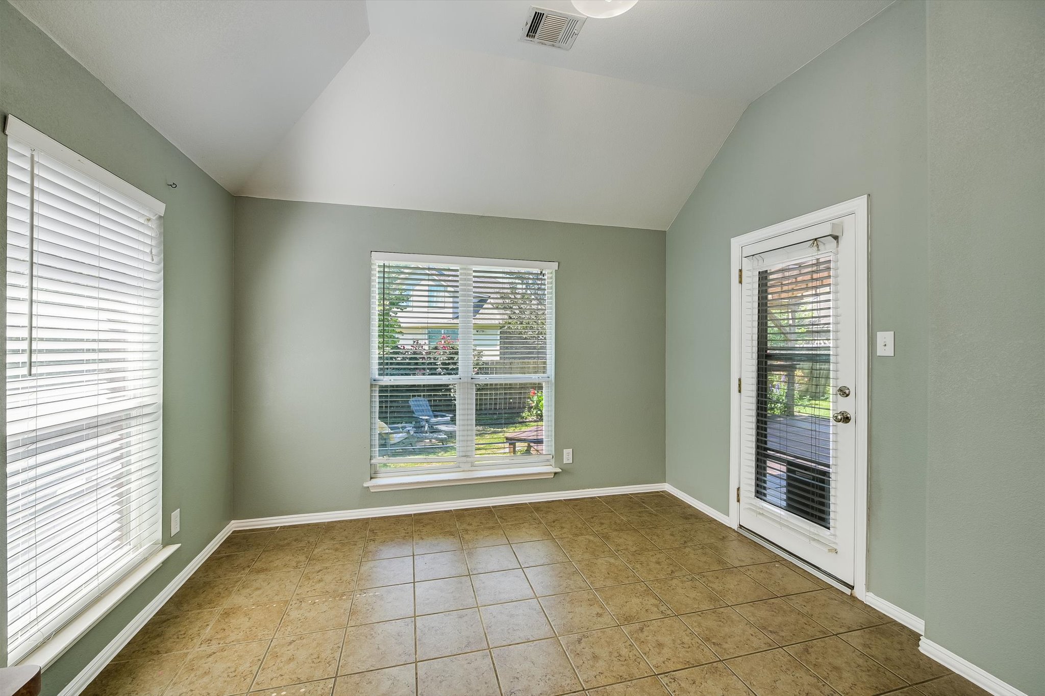 20609 Kearney Hill Road Pflugerville, TX 78660 - Photo 12 of 21 Breakfast Room