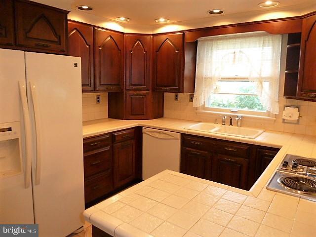 1251 Swamp Road Furlong, PA 18925 - Photo 30 of 57 Kitchen