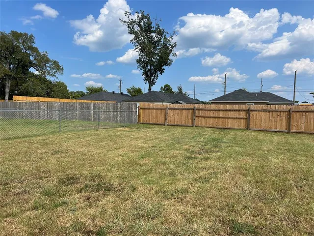 $1,300 | 312 Caddo Avenue, Benton, LA 71006