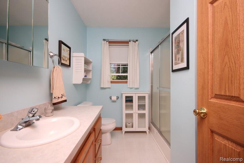 9110 Lamoreaux Road Fowlerville, MI 48836 - Photo 19 of 36 IMG_3555 (Custom).jpg
