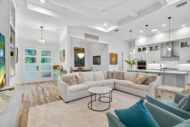 $2,395,000 | 425 Holly Road, Vero Beach, FL 32963