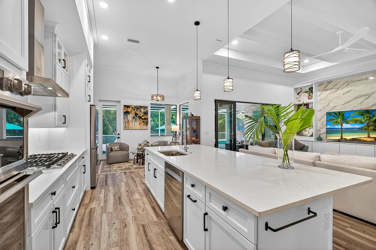 425 Holly Road Vero Beach, FL 32963 - Photo 13 of 38 13