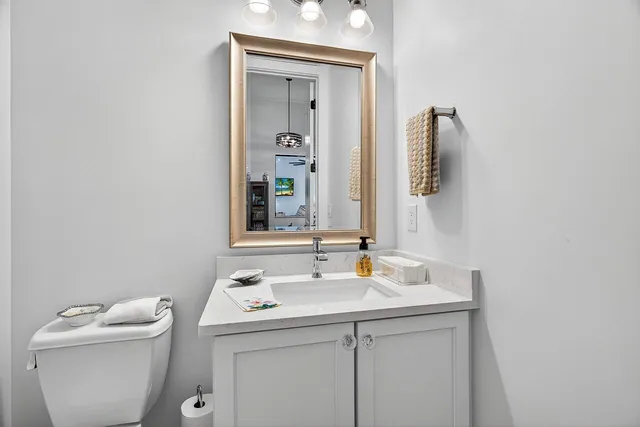 $2,395,000 | 425 Holly Road, Vero Beach, FL 32963