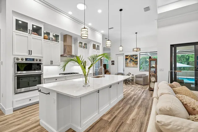 $2,395,000 | 425 Holly Road, Vero Beach, FL 32963