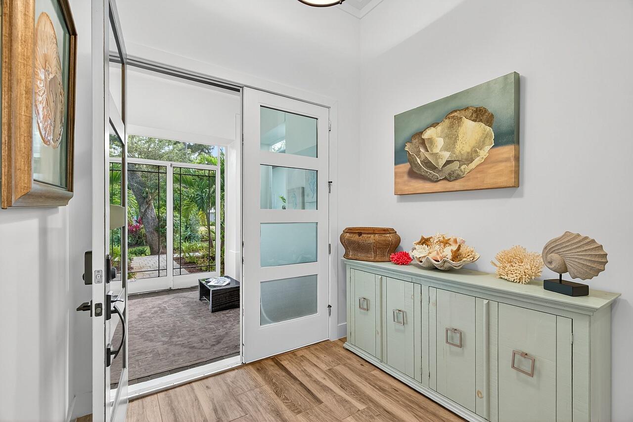 425 Holly Road Vero Beach, FL 32963 - Photo 10 of 38 10