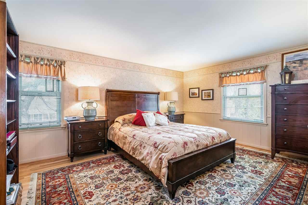 1361 Oxford Road Grosse Pointe, MI 48236 - Photo 18 of 40 31345181-17.JPG