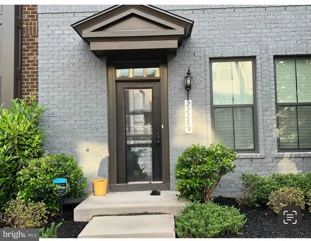 a view of entrance of the house