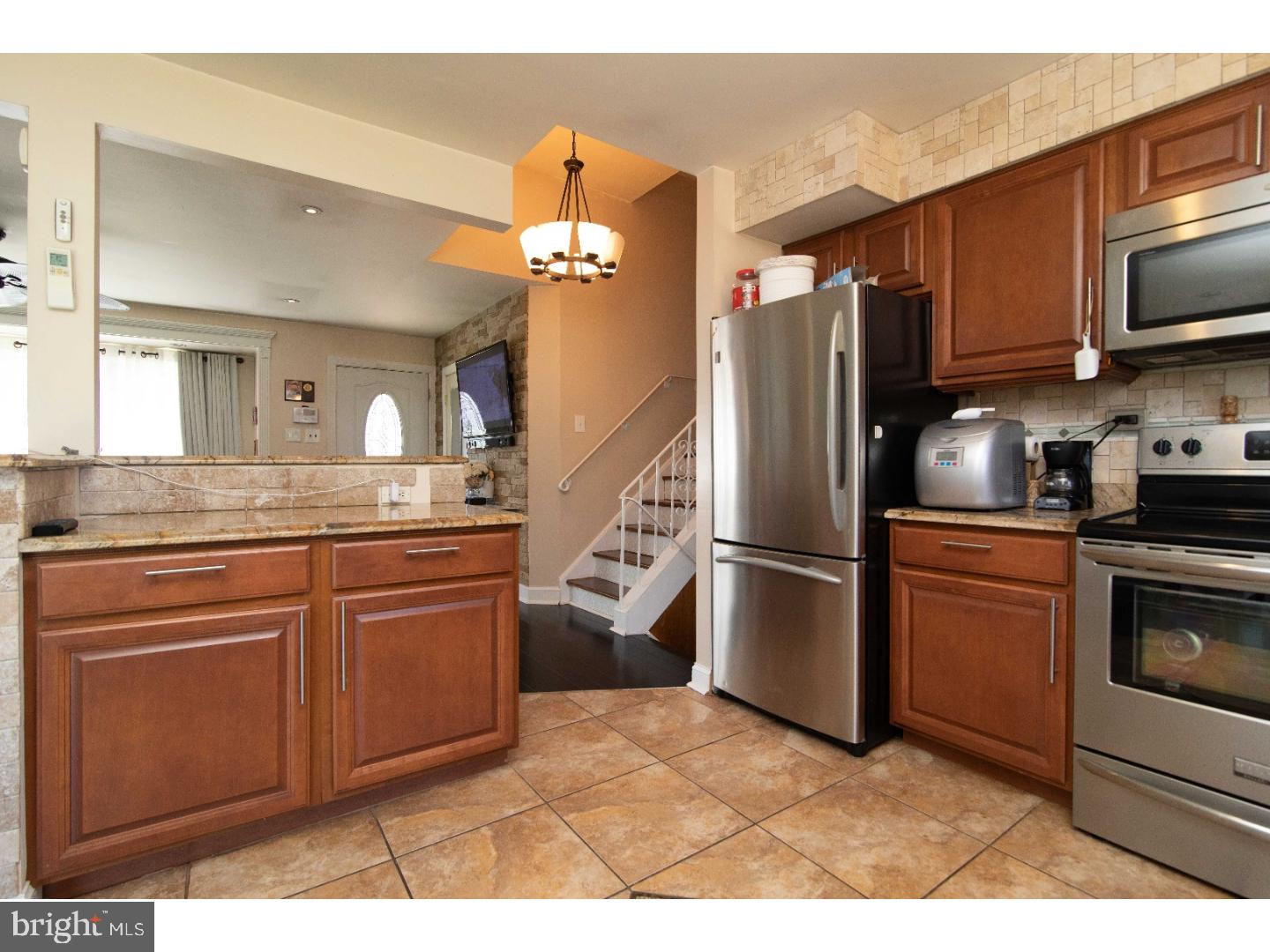 9976 Dungan Road Philadelphia, PA 19115 - Photo 6 of 25 Gallery Image 6