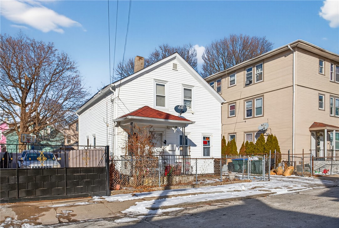 31 Sassafras Street Providence, RI 02907 - Photo 5 of 42