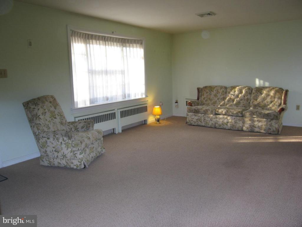 125 Whitney Road Lancaster, PA 17603 - Photo 2 of 9 Gallery Image 2
