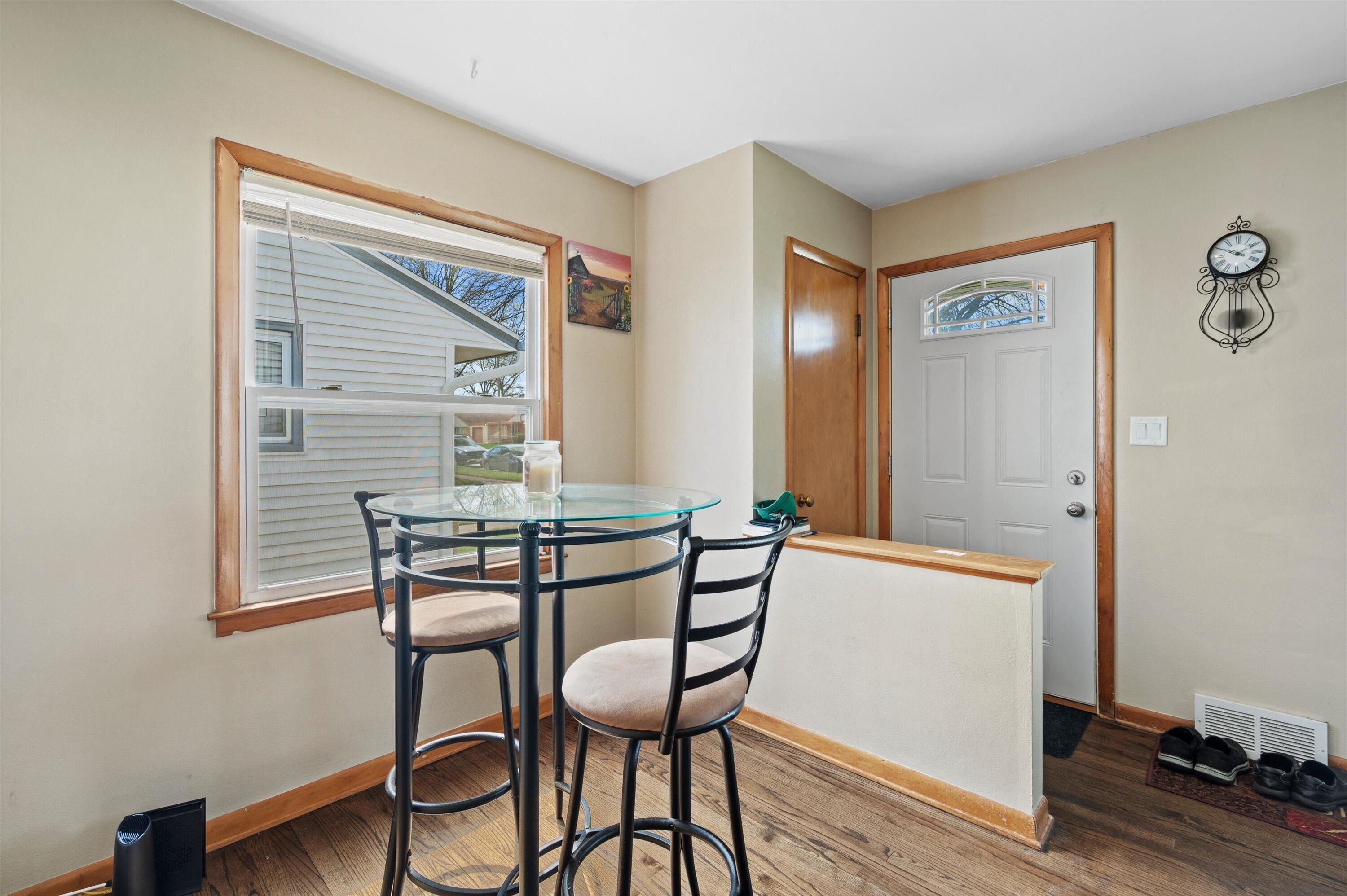 3816 North 83rd Street Milwaukee, WI 53222 - Photo 5 of 23 11-Z62_0369