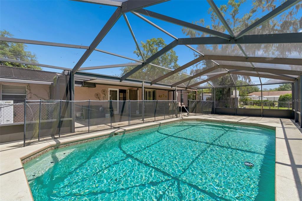 212 Crystal Lake Road Lutz, FL 33548 - Photo 14 of 25