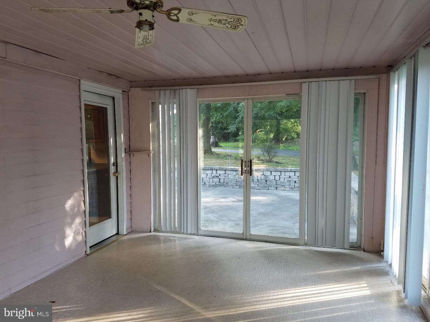 605 Creek Road Mount Laurel, NJ 08054 - Photo 10 of 21 Sun Room