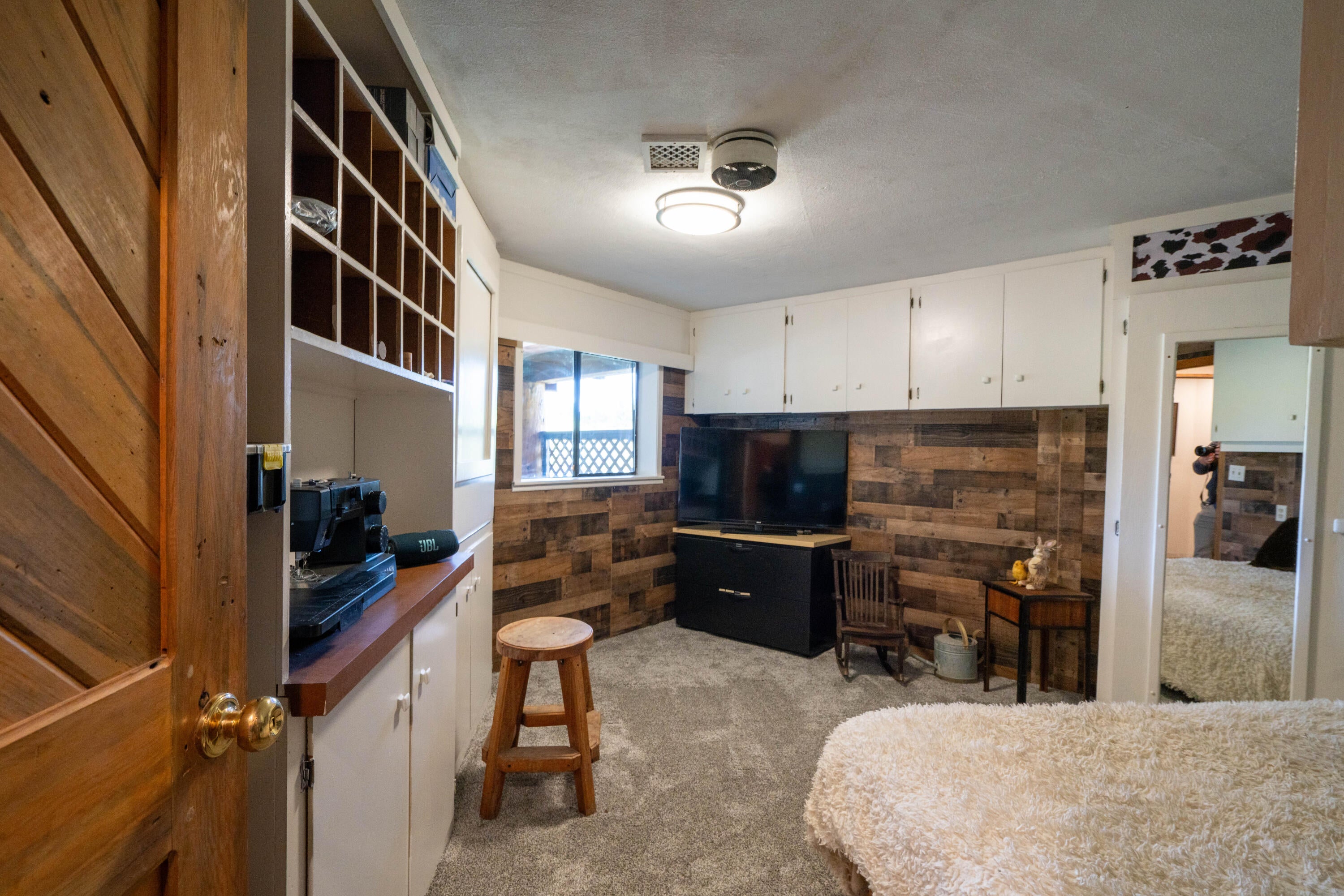 54651 Huntington Road Bend, OR 97707 - Photo 27 of 64 Bedroom 4